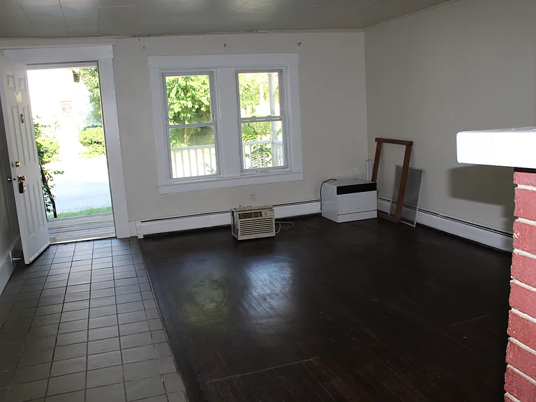 110 Ballard St #1 — Photo 3