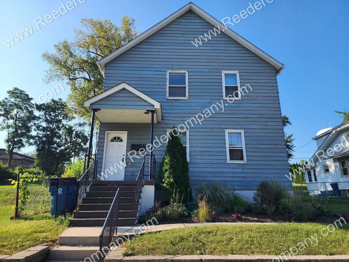 Primary Photo - Beautifully remodeled 3 bedroom 1 bathroom Duplex