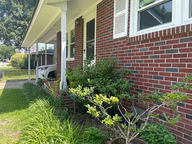 1731 Wasp St — Photo 4