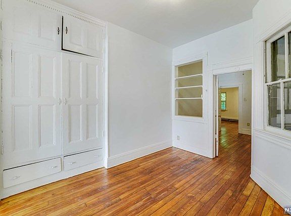 5th image of 83 Palisade Ave APT 2
