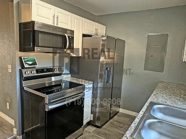 1012 W 11th St — Photo 12