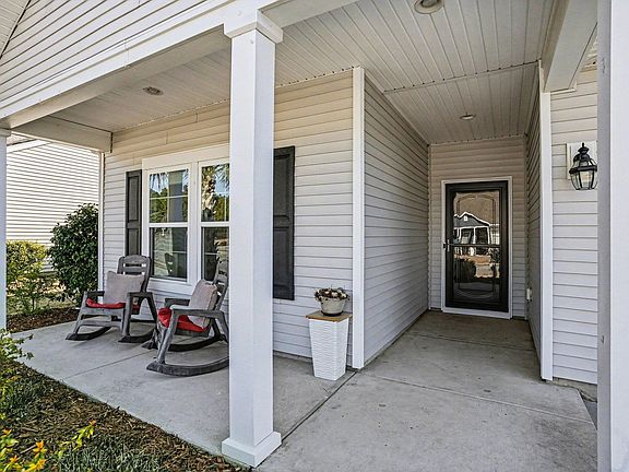 3rd image of 721 Devon Estate Ave.