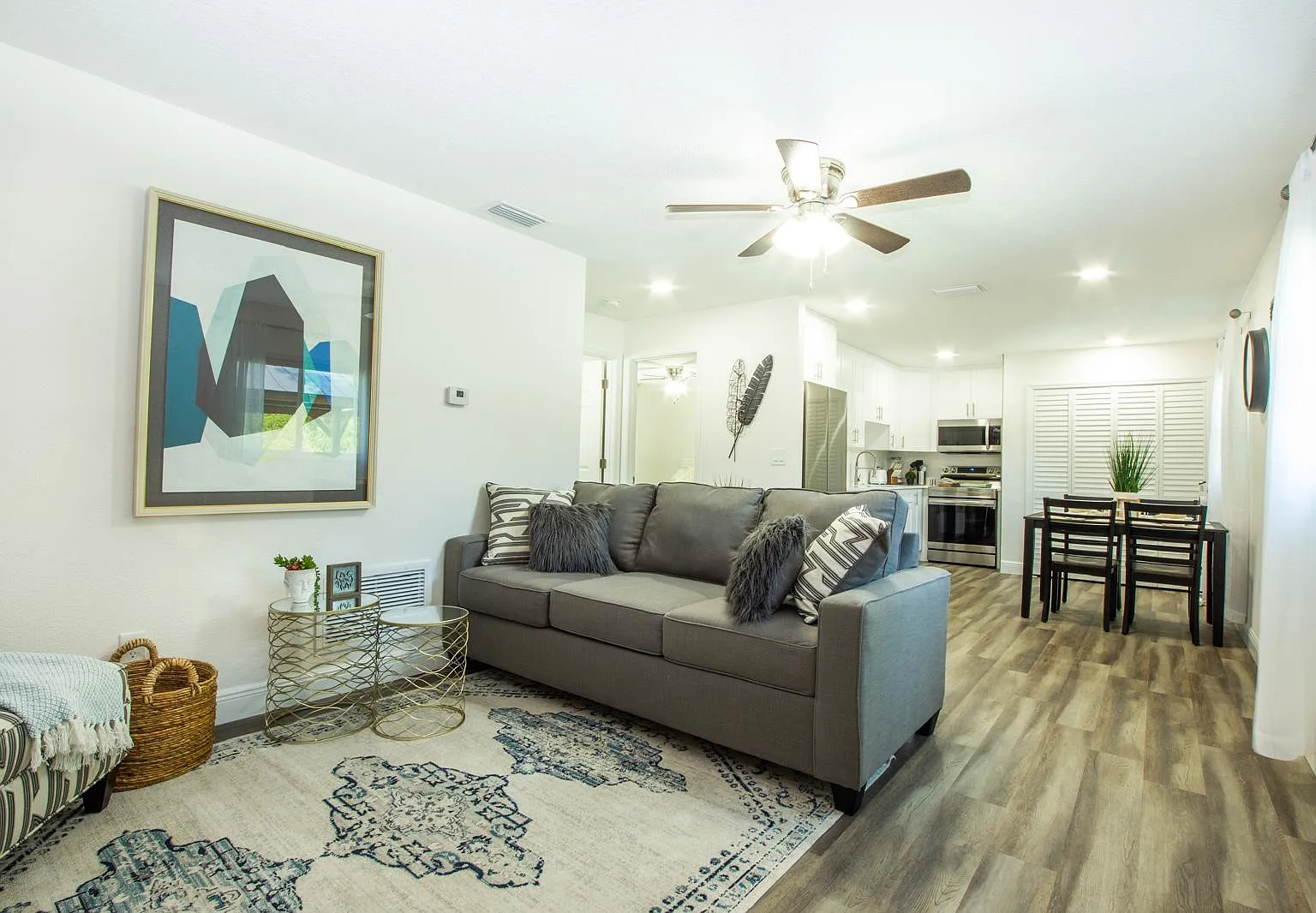 2 bed, 830 sqft, $1,850 — Photo 2