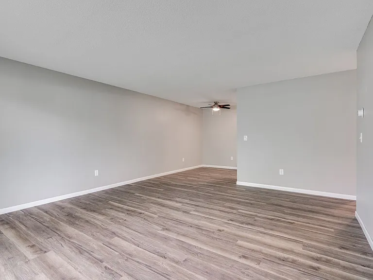 Garden Oaks Apartments — Photo 43