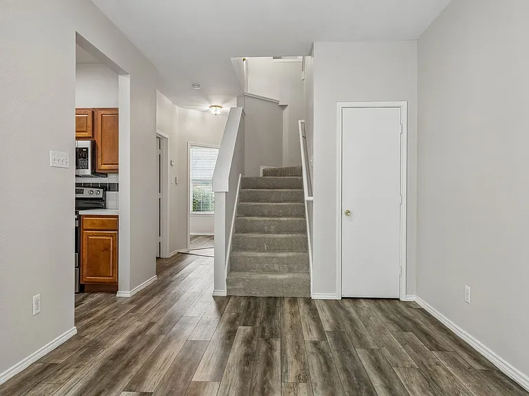 3938 Pickett Pl — Photo 5