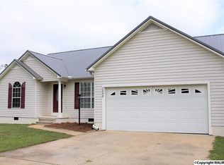 7698 Rocky Ford Rd, Hokes Bluff, AL 35903