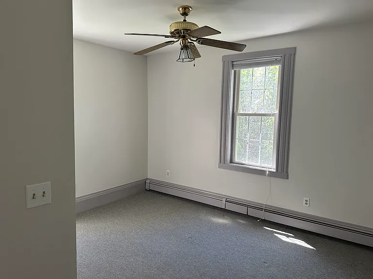 28 Lincoln St #A — Photo 21