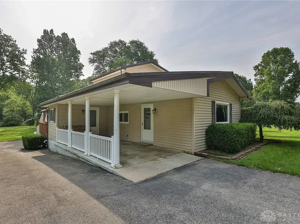 960 N Hampton Rd, Springfield, OH 45504