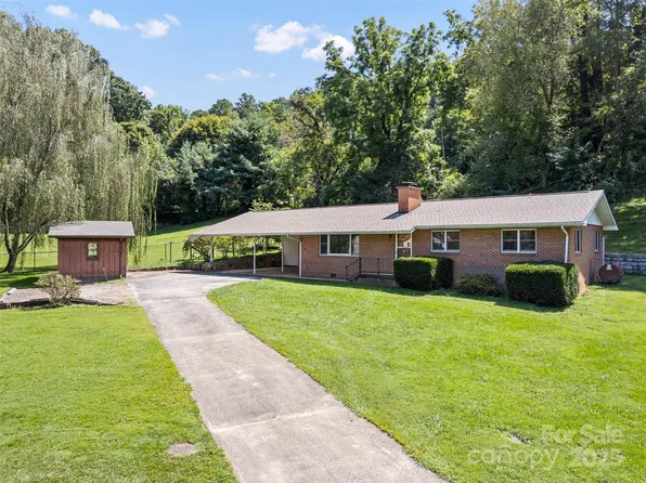 88 Friendship Cir, Waynesville, NC 28786