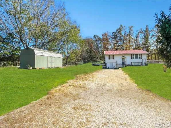 10030 Lighthouse Dr, Potosi, MO 63664