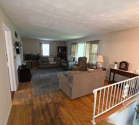 5th image of 106 Noble Rd