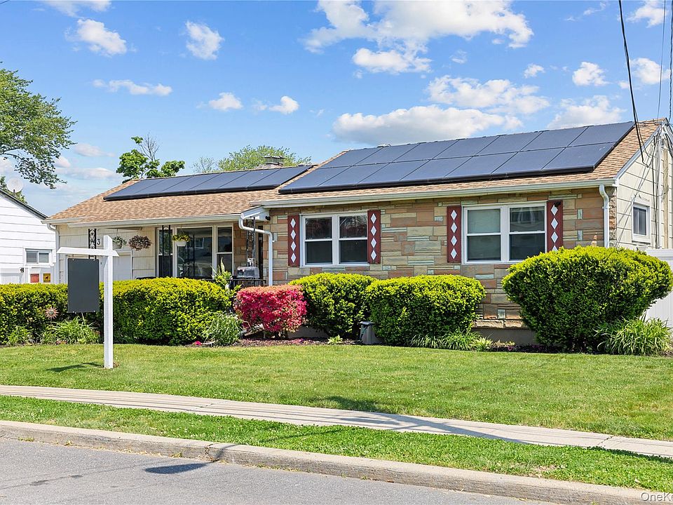 1st image of 93 Lloyd Avenue