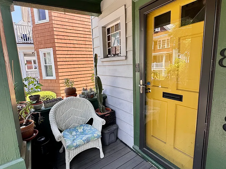 88 Yorktown St — Photo 15