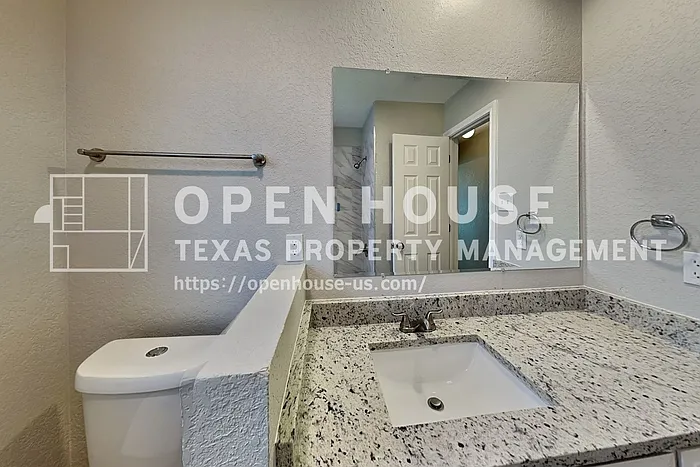 6117 Courtside Dr — Photo 16
