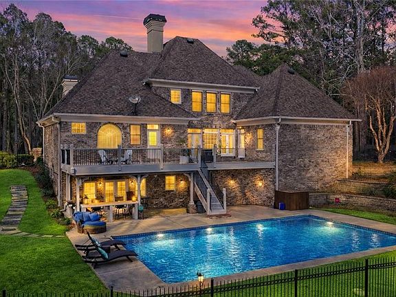 3rd image of 2785 Sixes Rd