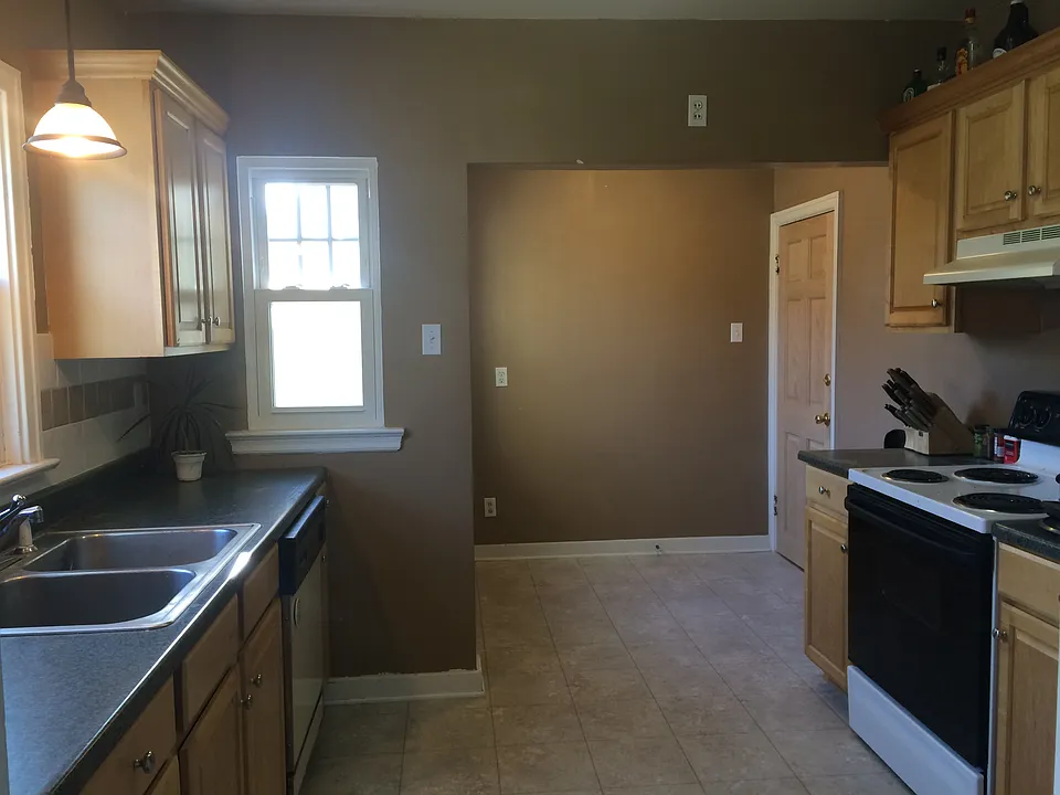 Kitchen (Eat in)