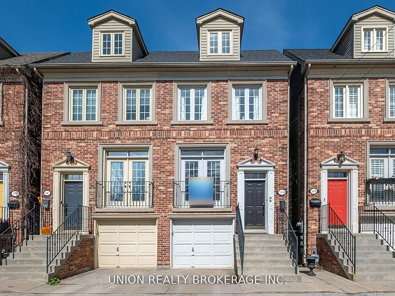 59D Woodbine Ave — Photo 1