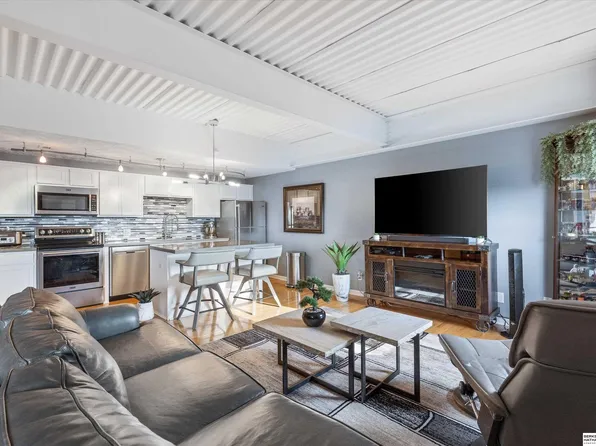 105 N 31st Ave APT 701, Omaha, NE 68131