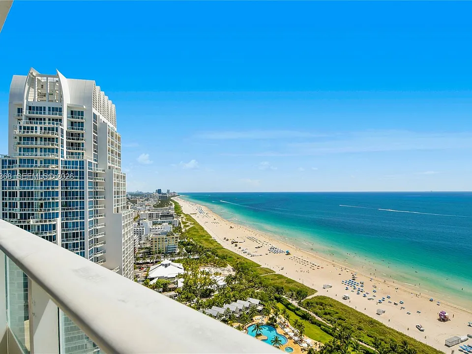 100 S Pointe Dr #2806