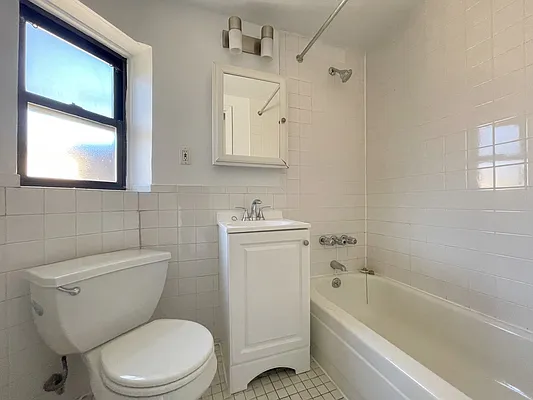 Rented by Compass | media 9