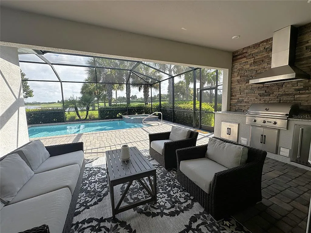 4 bed, 3.0 bath, 2247 sqft, $5,000 — Photo 2