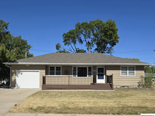 1704 Washington St, Beatrice, NE 68310