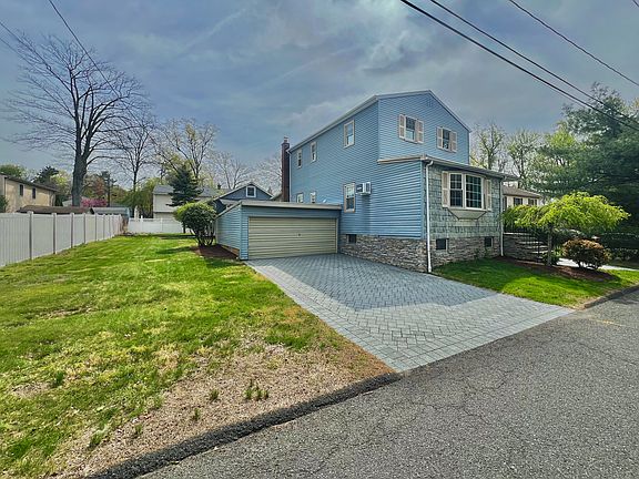 3rd image of 16A Burlington St