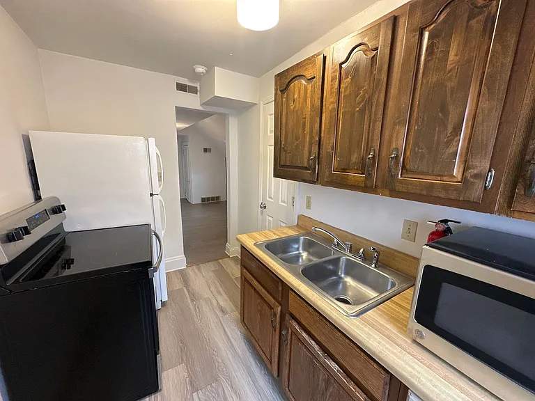 Summit St 1722 GW2 — Photo 18