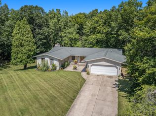 1940 Red Apple Rd, Manistee, MI 49660