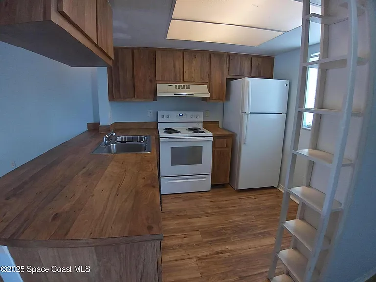 1800 University Ln #106 — Photo 4