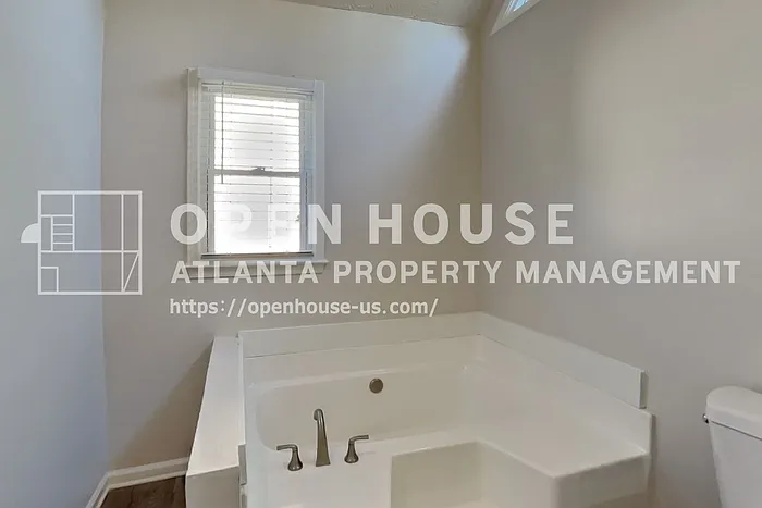 1800 Baynard Ct NW — Photo 12