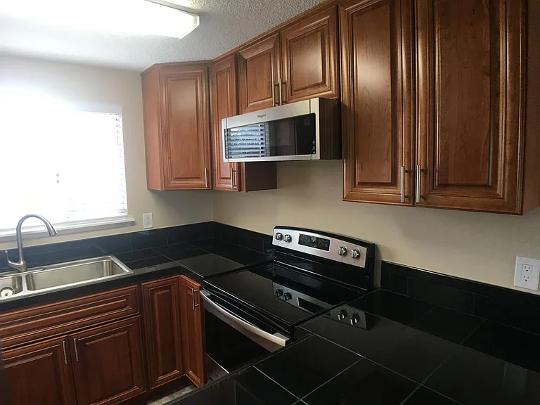 205 21st Pl SE #A — Photo 10