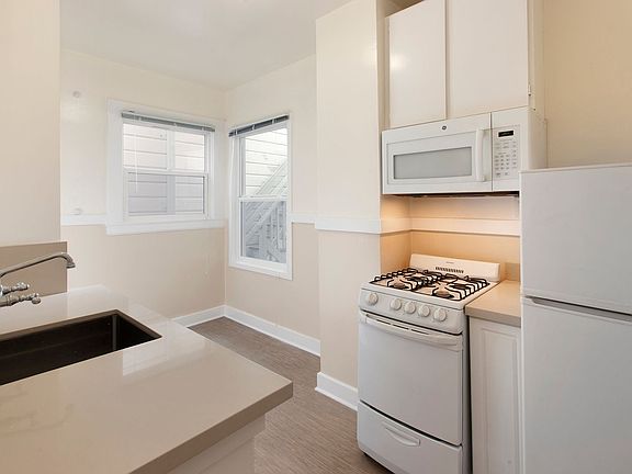 3rd image of 2563 Clay St APT 3