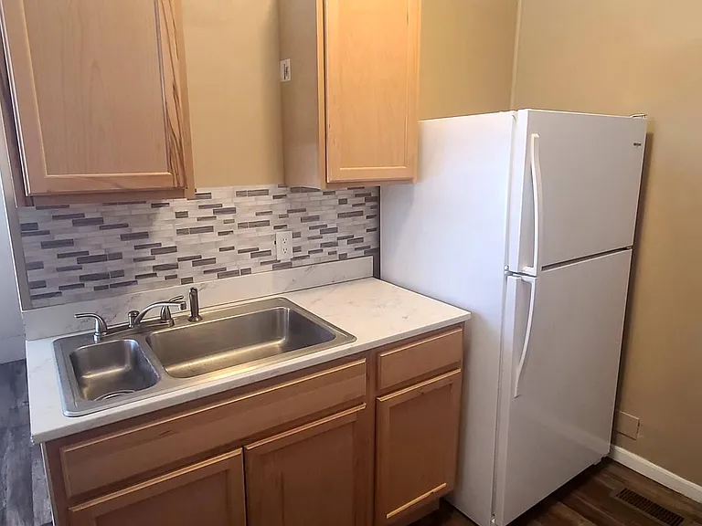 403 W Washington St — Photo 11