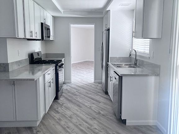 2nd image of 102 Hillside Way