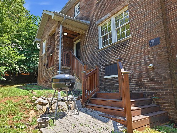 4th image of 1243 Exeter Ave
