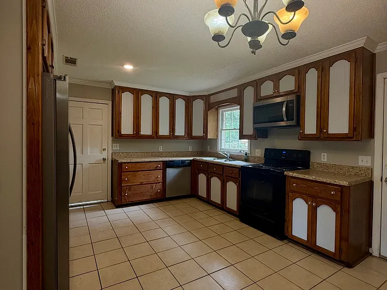 110 Dodd Cir — Photo 3