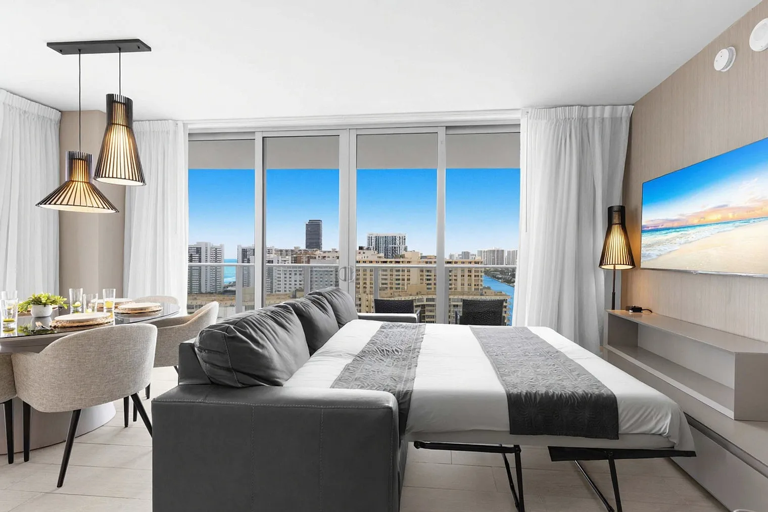 2 bed, 2.0 bath, 1097 sqft, $5,271 — Photo 2