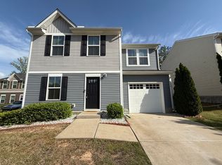 390 Fieldspar Ln, Clayton, NC 27520