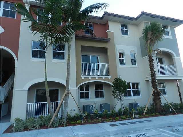 1st image of 11601 NW 89th St APT 223