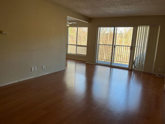 4th image of 12701 NE 9th Pl APT D312