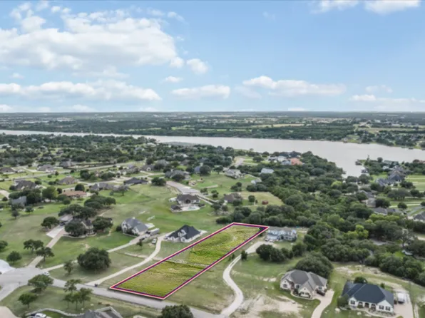 1104 Bentwater Pkwy, Granbury, TX 76049