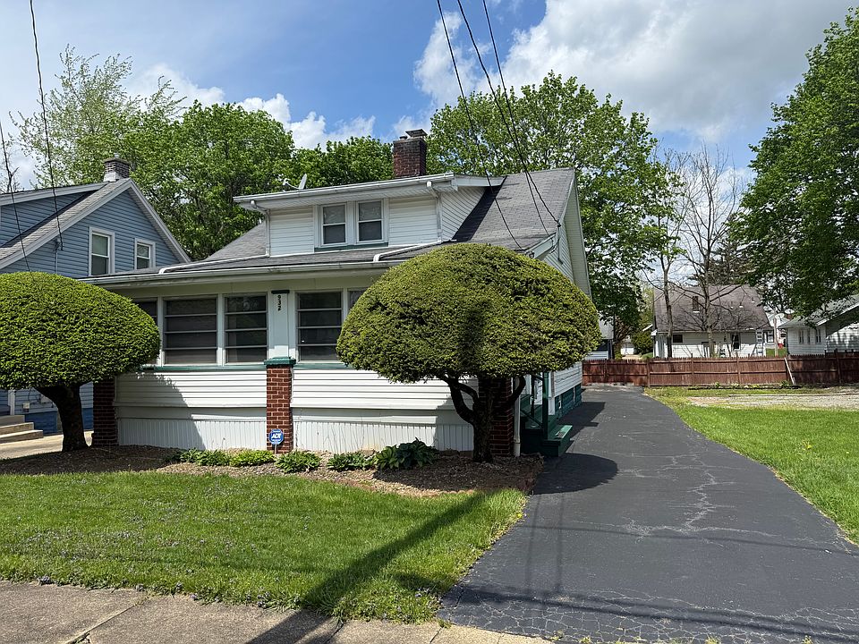 1st image of 932 W Laclede Ave