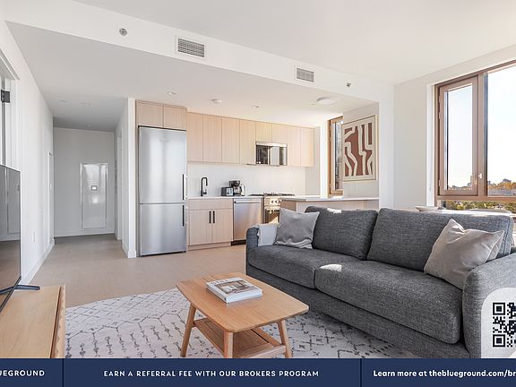4th image of 478 Kent Ave #612
