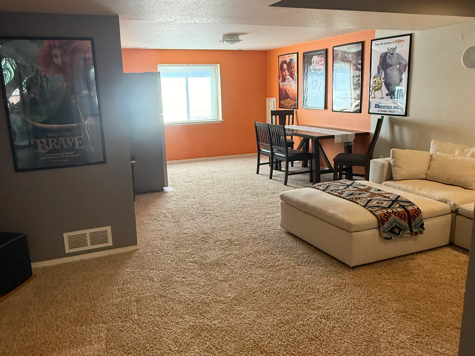 5 bed, 3.5 bath, 3988 sqft, $3,950 — Photo 2