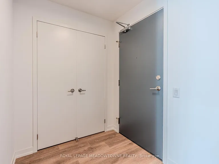 2485 Eglinton Ave W #913 — Photo 3