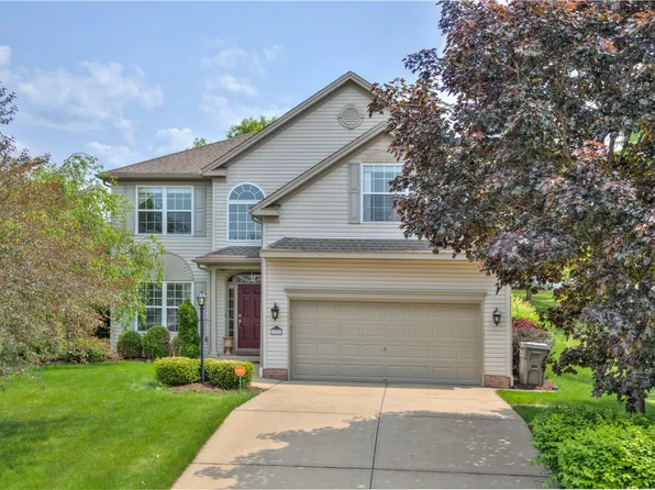 218 W Vanderbilt Dr, Mars, PA 16046