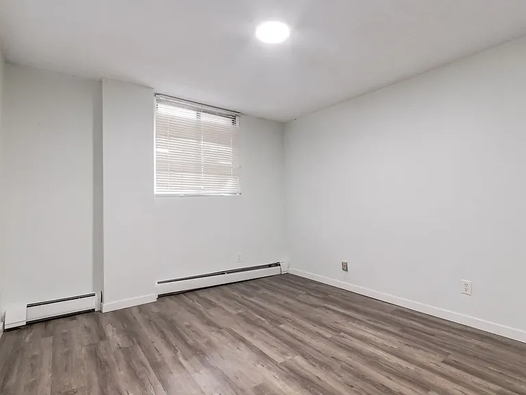 115 25th Ave SW #403 — Photo 15