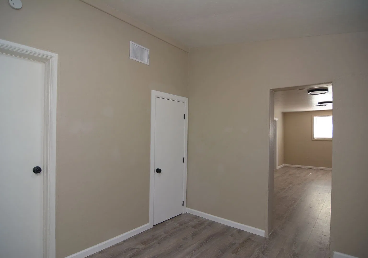 Charming 2 Bedroom 1 Bath House! Central Tucson Location! — Photo 3