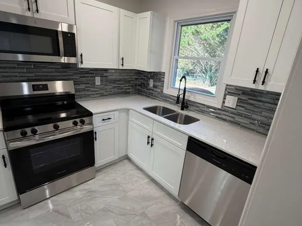 2250 Kings Gate Cir APT B, Snellville, GA 30078